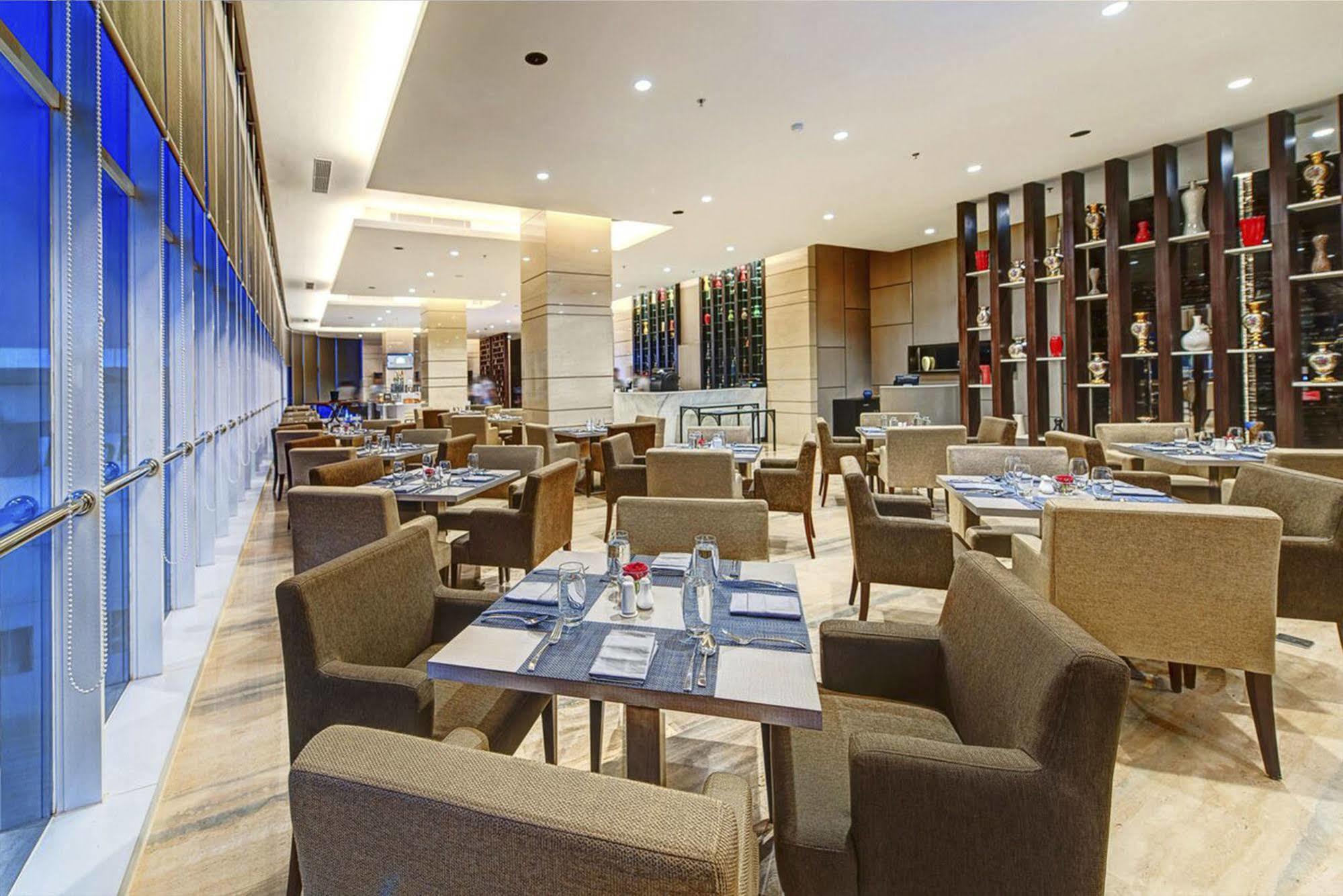 Отель Melia Макасар Экстерьер фото